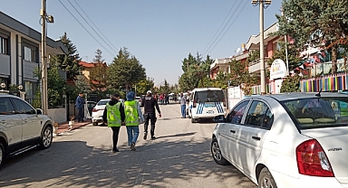 Konya'da polise bıçaklı saldırı anı güvenlik kamerasına yansıdı