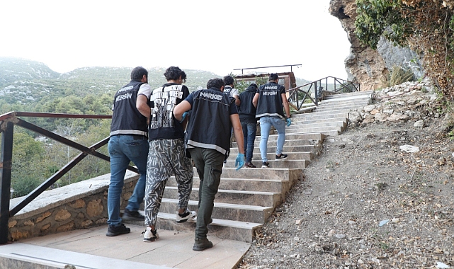 Mersin'de iş yerini uyuşturucu imalathanesine çevirmişler: 4 tutuklama