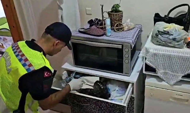 Mersin'de jandarmadan uyuşturucu operasyonu: 2 tutuklu
