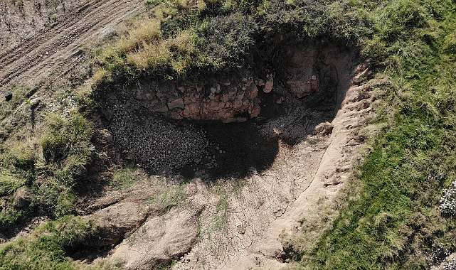 Şanlıurfa'da dev obruklar oluştu! Çiftçiler tedirgin