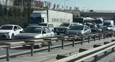 TEM Otoyolu'nda 7 araç zincirleme kazaya karıştı: 4 yaralı