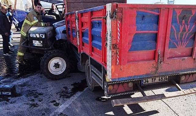 Balıkkesir'de kamyonet ile işçilerin bulunduğu traktör çarpıştı: Yaralılar var
