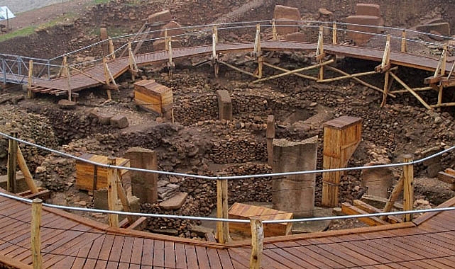 Göbeklitepe, ara tatilde günlük 10 bin ziyaretçi ağırlıyor