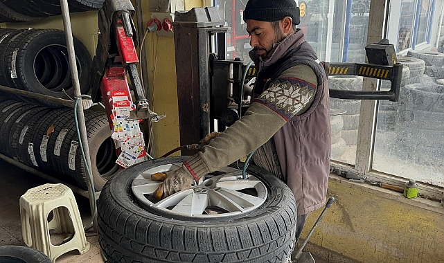 Lastikçilerde kış yoğunluğu başladı