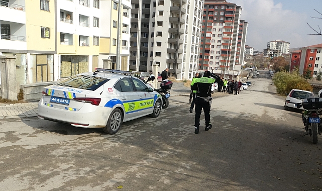 Malatya kontrolden çıkan araç öğrencilerin arasına daldı: Çok sayıda yaralı