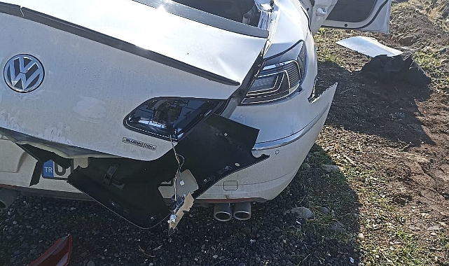 Otomobilde patlayan çakmak gazları aracı bu halde getirdi: 2 yaralı