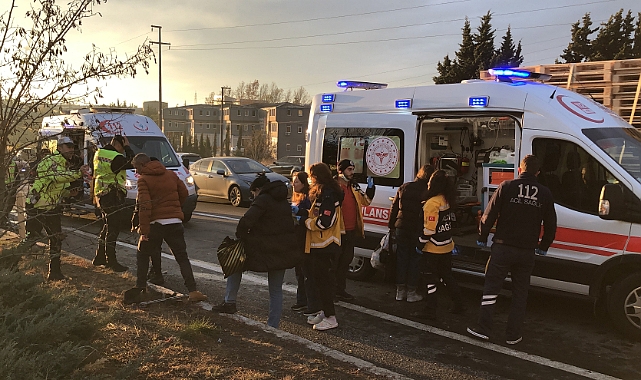 Tekirdağ’da karşı şeride geçen otomobil servisle çarpıştı: 1 ölü, 10 yaralı