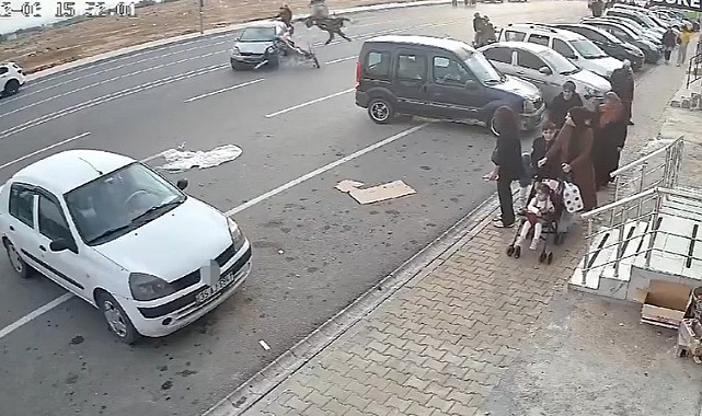 Adana'da otomobille çarpışan motosikletteki 2 kişi ağır yaralandı