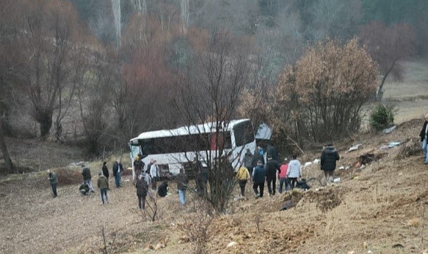 Kütahya'da işçi servisi yoldan çıktı: Çok sayıda yaralı