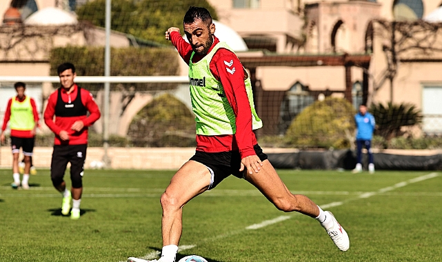 Sivasspor, hazırlıklarını Antalya'da sürdürdü