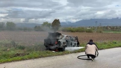 Osmaniye’de seyir halindeki otomobil yandı