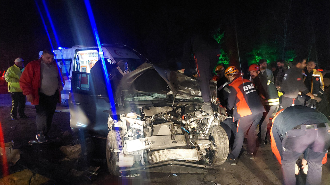 Erzurum'da freni tutmayan kamyonet 6 aracı biçti: 7 yaralı