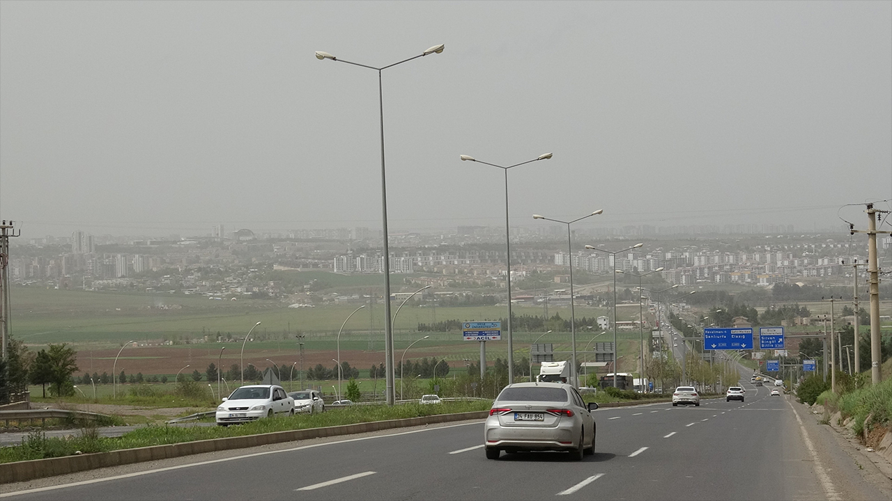 Şanlıurfa’da toz taşınımı uyarısı: Solunum hastaları dikkat!