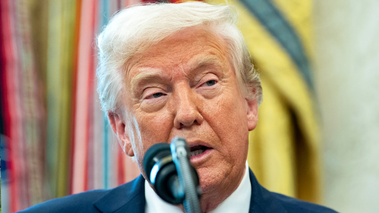 Trump: "FED Başkanı Powell'ı kovma niyetim yok"