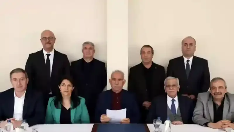 Terör örgütü PKK kendisini feshettiğini açıkladı!