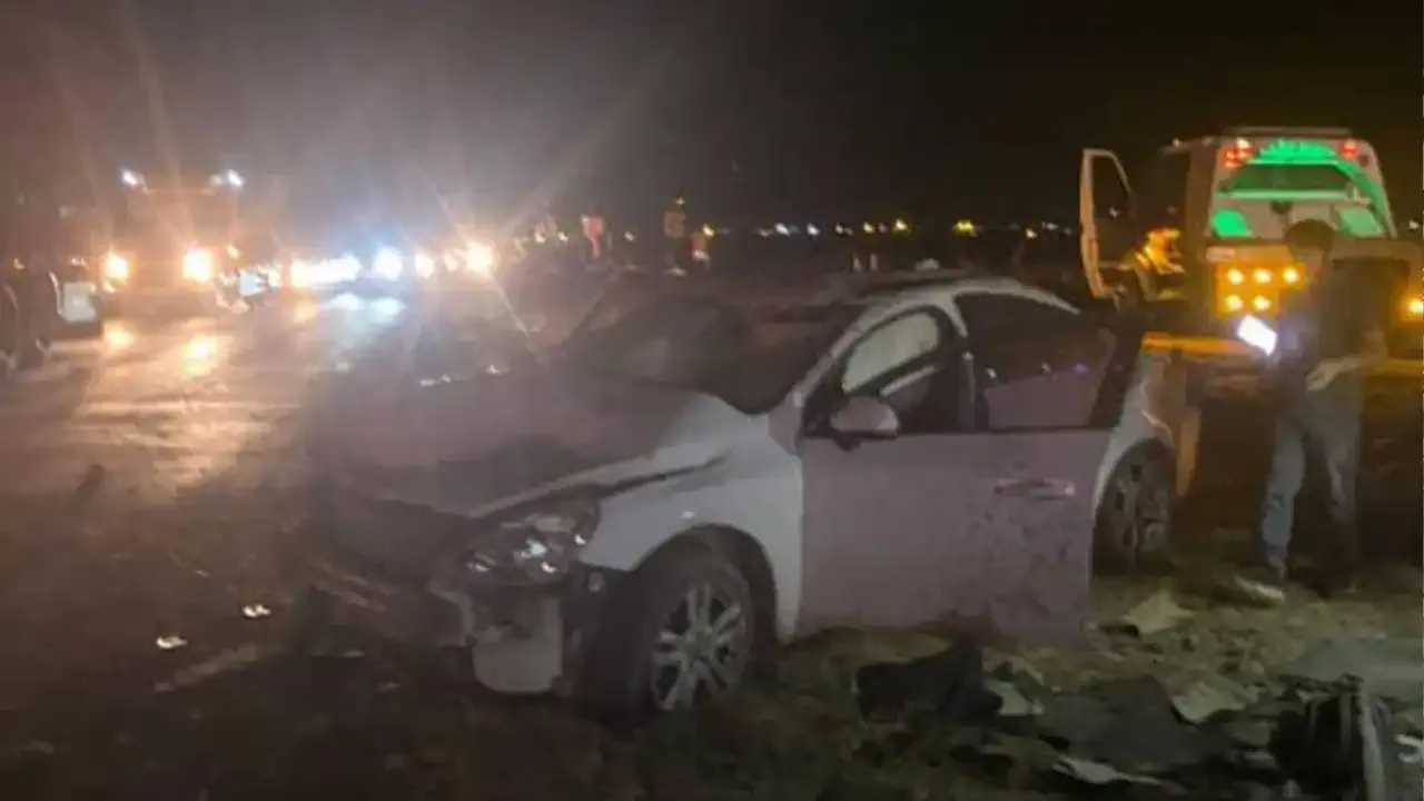 Hilvan'da takla atan otomobilde 3 kişi yaralandı