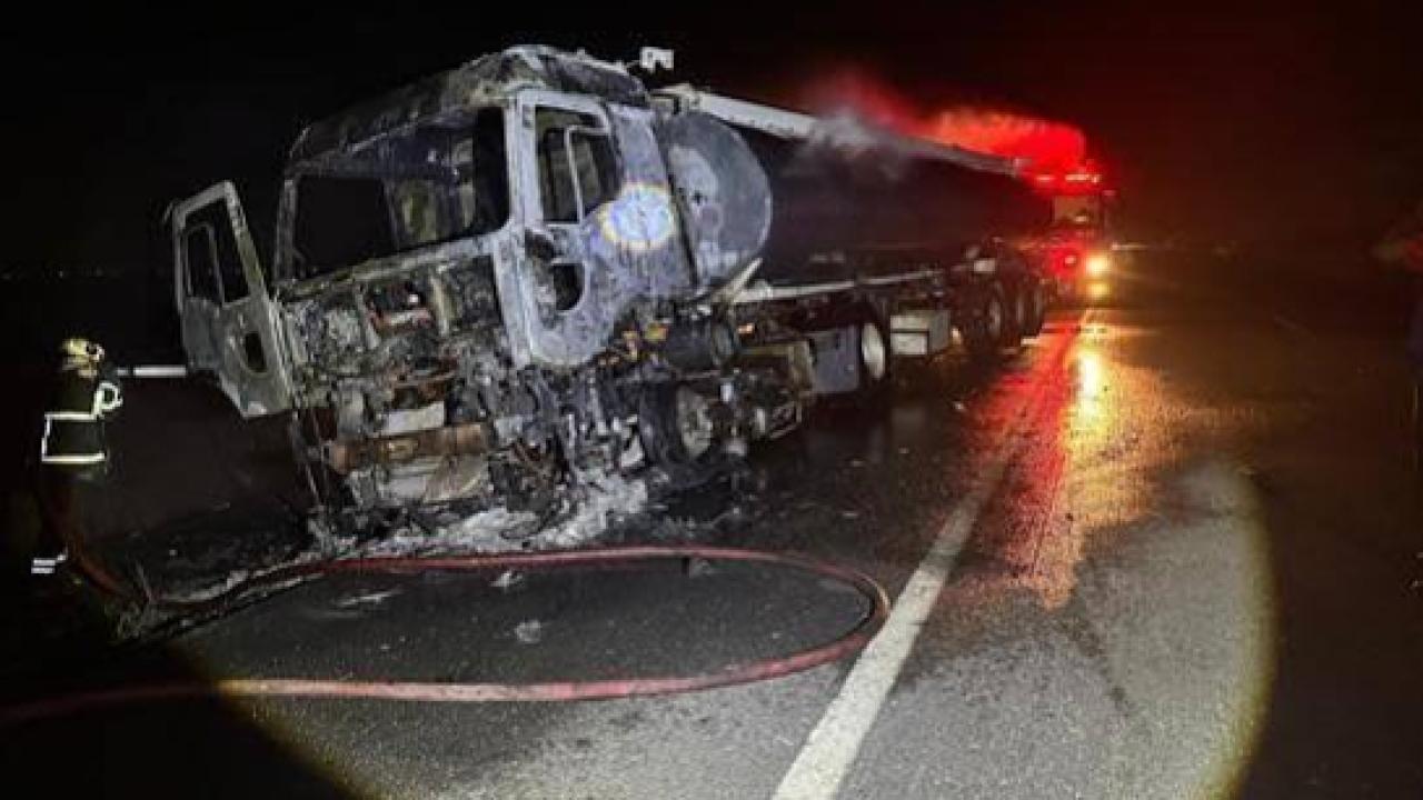 Mardin'de Park Halindeki Tankerde Yangın Paniği