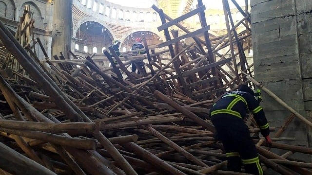 Şanlıurfa'da Cami İnşaatında Çökme: 3 İşçi Yaralandı