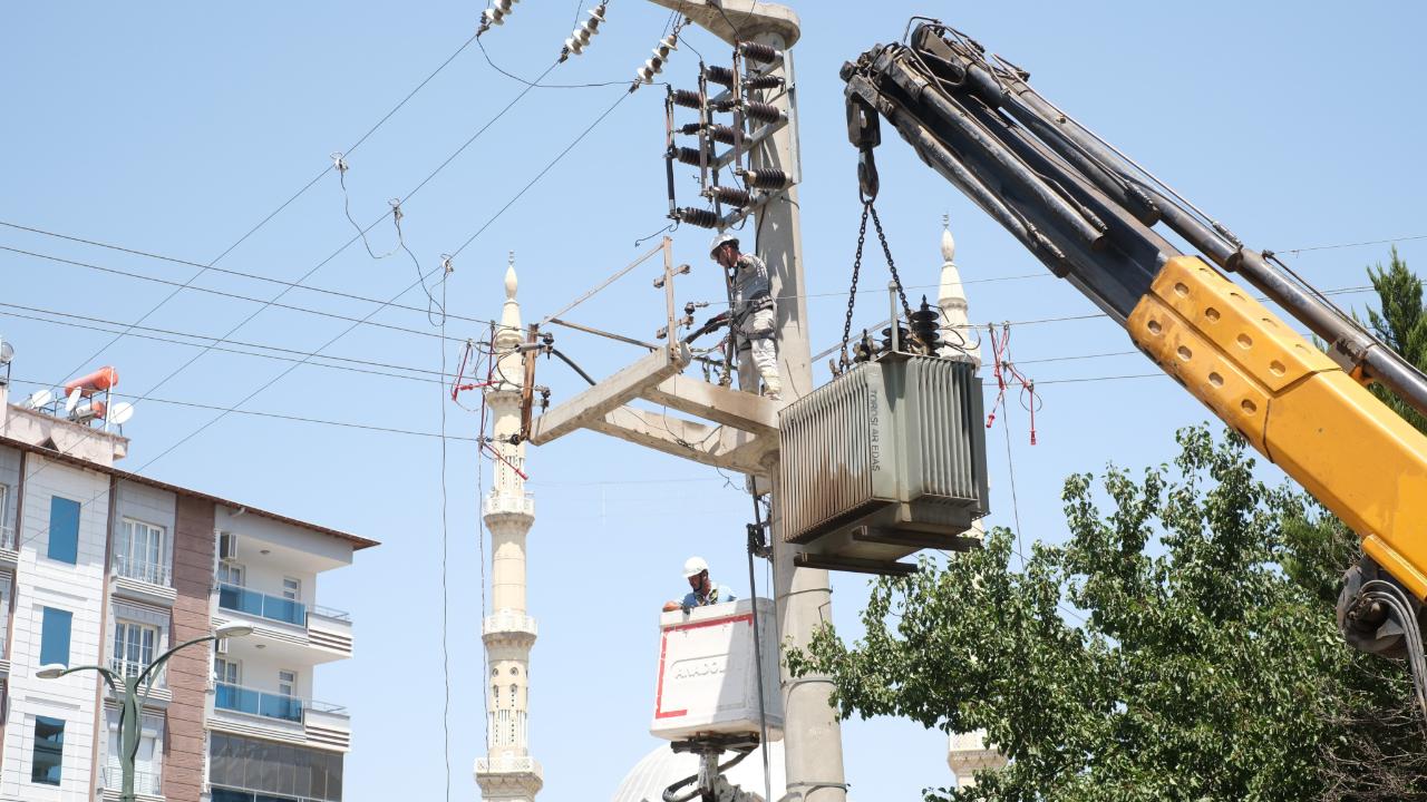 Toroslar EDAŞ, Gaziantep'te rekor sıcaklara karşı şebekeyi güçlendiriyor