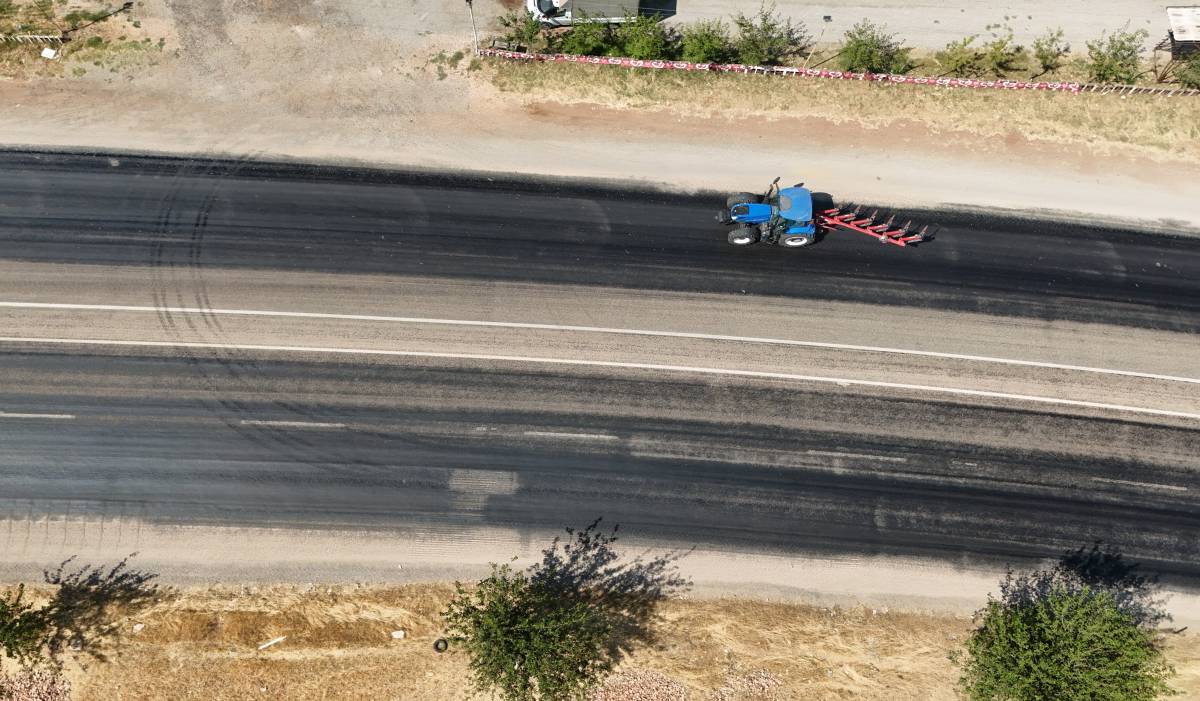 Adıyaman'da sıcak hava asfaltı eritti